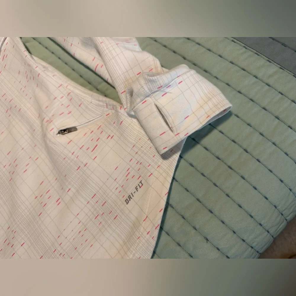 Nike Womans athletic hoodie - Picture 4 of 10